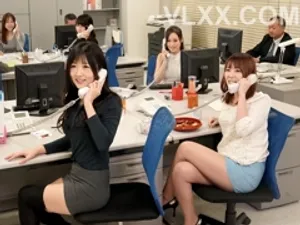 Cho mẹ uống thuốc mê, cô con gái nữa đêm vào phòng trả bài với bố
