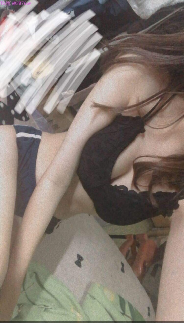 đang bị người yêu xoạc, bố bất ngờ về nhà...
